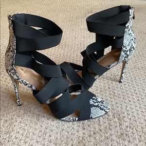 Black & white Snake skin pattern heels